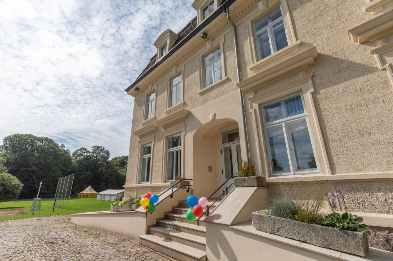 Familienhotel Schloss Leizen Bioverpflegung Exteriör bild
