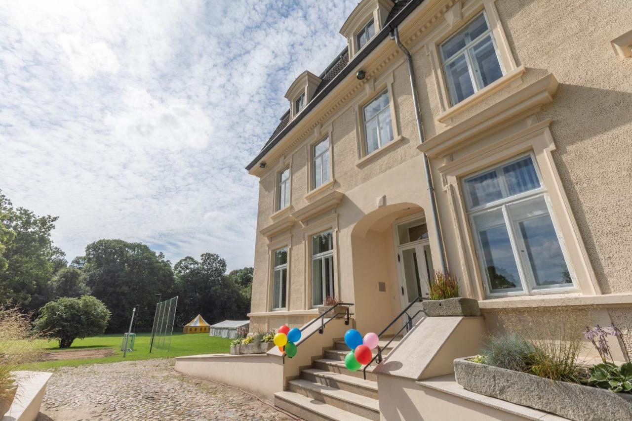 Familienhotel Schloss Leizen Bioverpflegung Exteriör bild