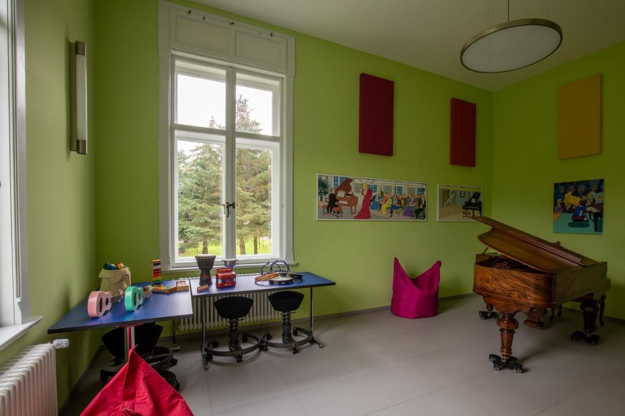 Familienhotel Schloss Leizen Bioverpflegung Exteriör bild